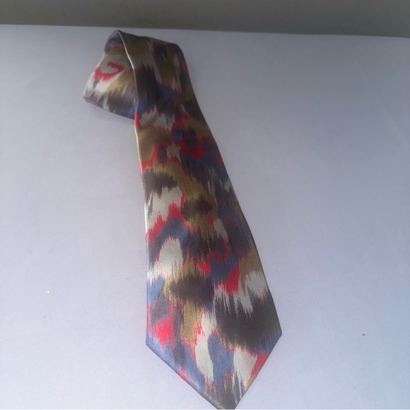 100% Silk Red Floral Motif Print Tie Hand Made in Italy - Picture 1 of 9